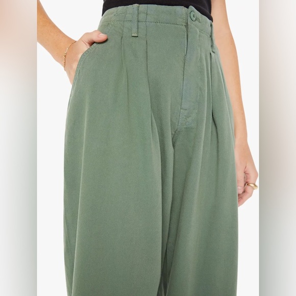 MOTHER pleated chute prep flood 
“whoops-a-daisy” - Picture 11 of 12